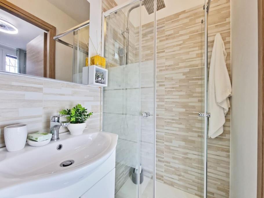 Casa Romeo Vinitaly - Free Parking - Wifi Apartment Verona Bagian luar foto